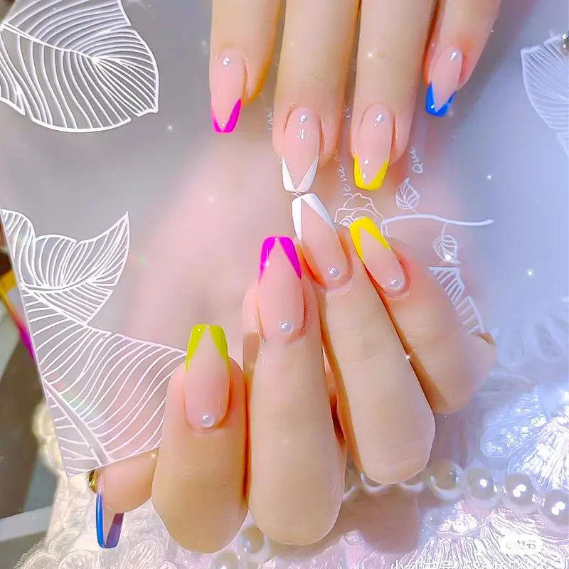 VOTRE NAIL ART PARFAIT,À PORTÉE DE MAIN !